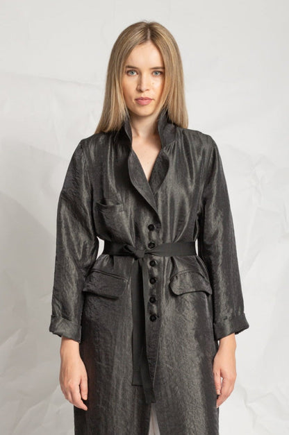 Long jacket with straight classic sleeves V492